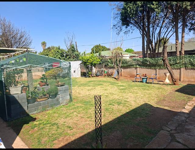 3 BEDROOM HOUSE TO LET IN BRENTHURST